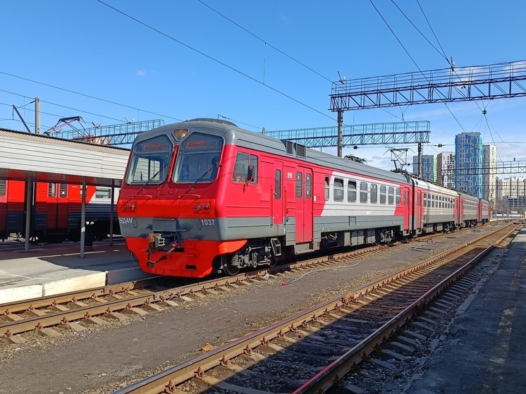Дополнительные электрички запустят для уральцев на новогодние праздники