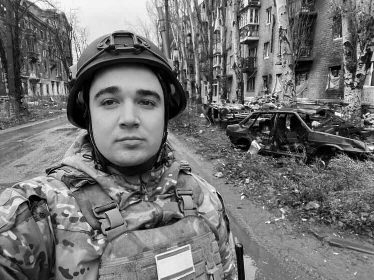 Школе в Крыму присвоили имя погибшего военкора «Известий»