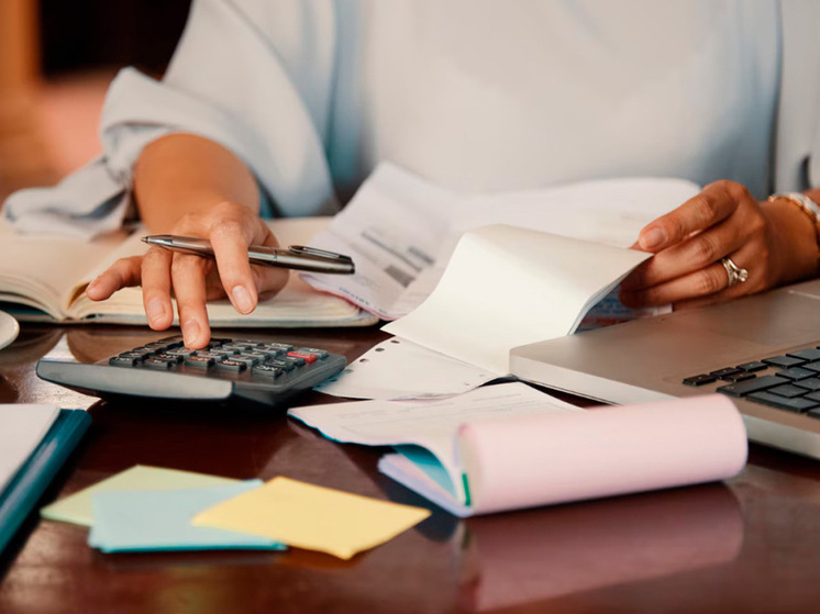 Липчанам рассказали, когда ждать пособия и пенсии на карту и в почте