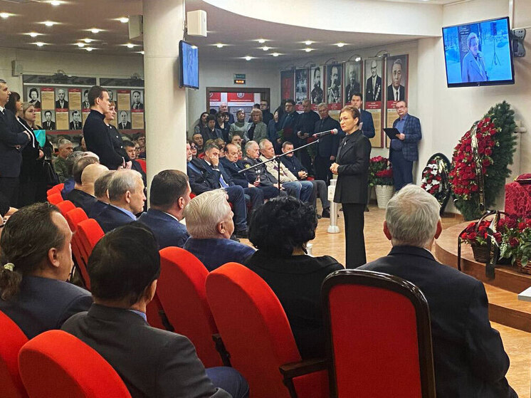 Тульский музей оружия проводил в последний путь директора Надежду Калугину