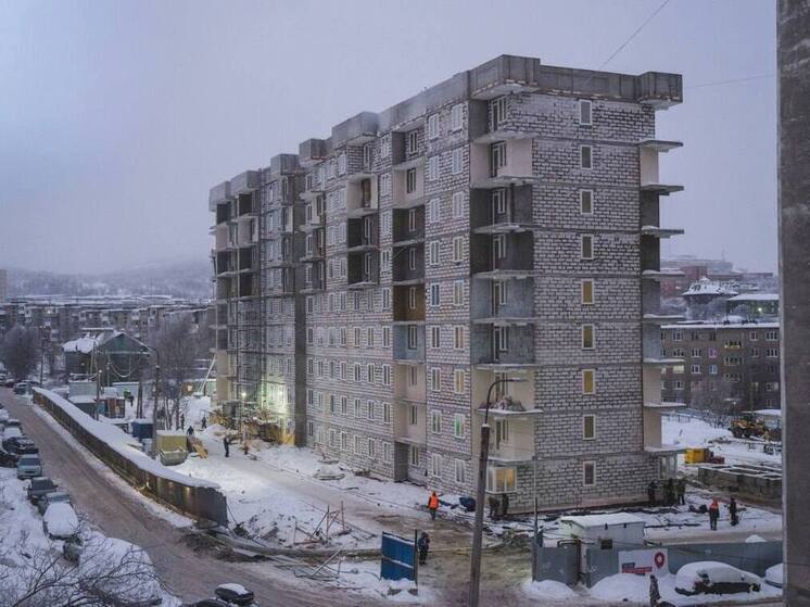 В Мурманске начали утеплять новый дом для переселенцев из аварийного жилья