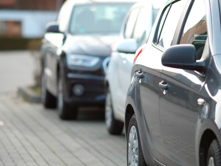 Липецк решает проблему парковки: в Елецком микрорайоне появились новые места