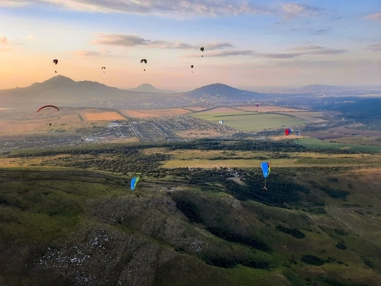 На полуострове озадачились сохранением и приумножением исторического наследия - колыбели отечественного планеризма на горе Клементьева в Коктебеле. Это уникальное по своим аэродинамическим свойствам место, не имеющее аналогов на Евразийском континенте.