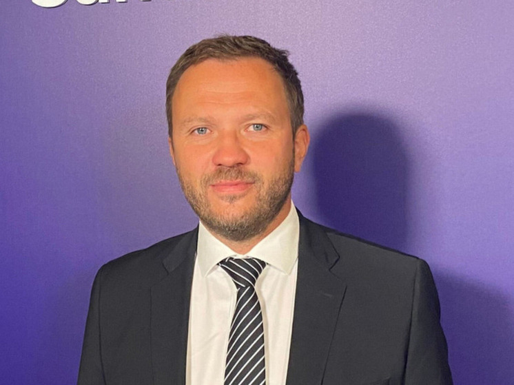 Глава МИД Эстонии Цахкна пообещал расстрелять «зеленых человечков» на границе