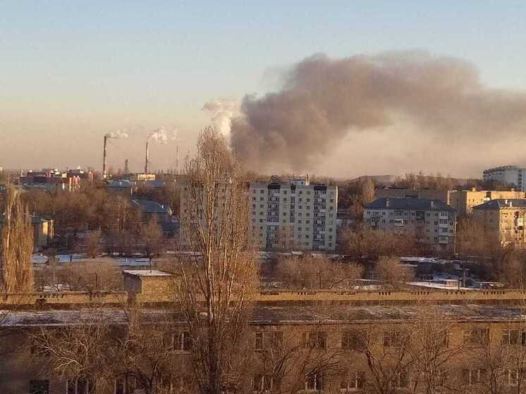 Над Саратовом поднялся столб дыма