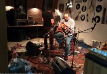 Круглые даты для многих являются поводами подумать о жизни и подвести какие-то итоги, но некоторым юбилярам просто некогда этим заниматься