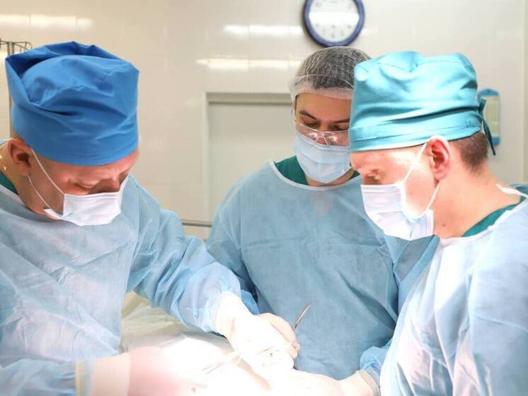 Врачи Ноябрьска установили рекорд, удалив пациенту 26 кг жировой ткани