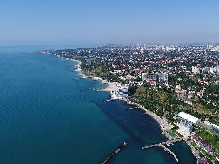 На одесских пляжах обнаружены нефтяные пятна неизвестного происхождения