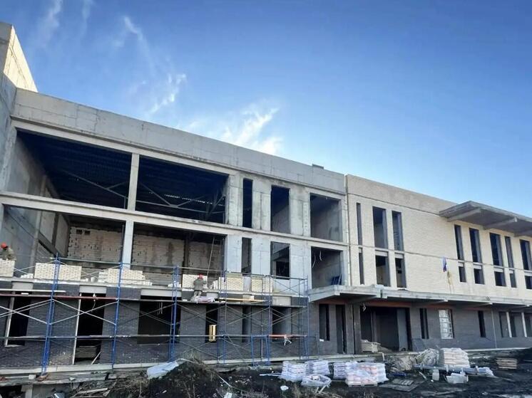 Новая школа на 1 100 мест в поселке Краснодарский готова на 58%