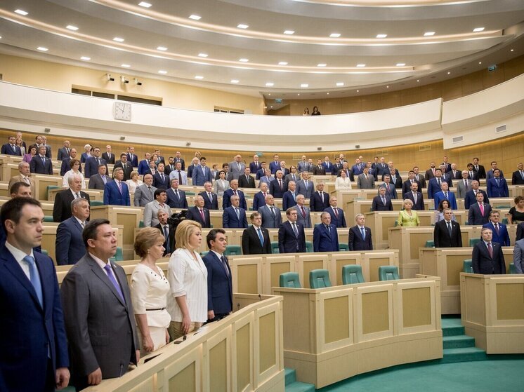 На пленарном заседании Совета Федерации был одобрен закон, значительно продлевающий период действия медицинских документов, связанных с инвалидностью, для граждан на территориях Донецкой и Луганской Народных Республик, а также Запорожской и Херсонской областей