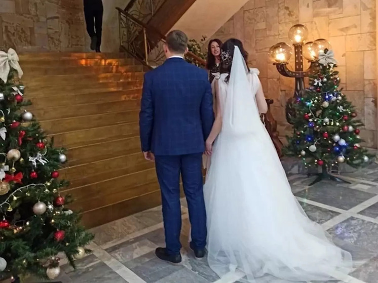  В Ростовской области в последнюю красивую дату 2025 году поженятся около 400 пар