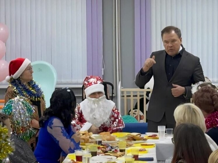 В Туле общественники поздравили семьи с особыми детьми с Новым годом