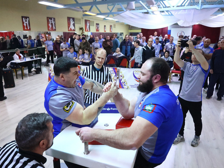 В Орле состоялись областные соревнования по армрестлингу