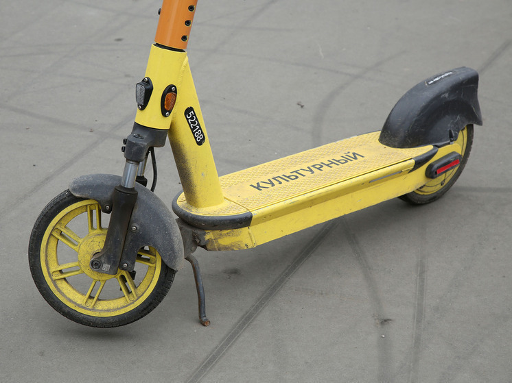 Автоэксперт Крохмаль: За перевозку детей в боксах электросамокатов должны штрафовать