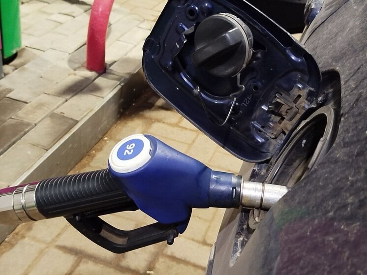 Петербуржцев подготовили к подорожанию цен на дизель и бензин в январе 2026 года