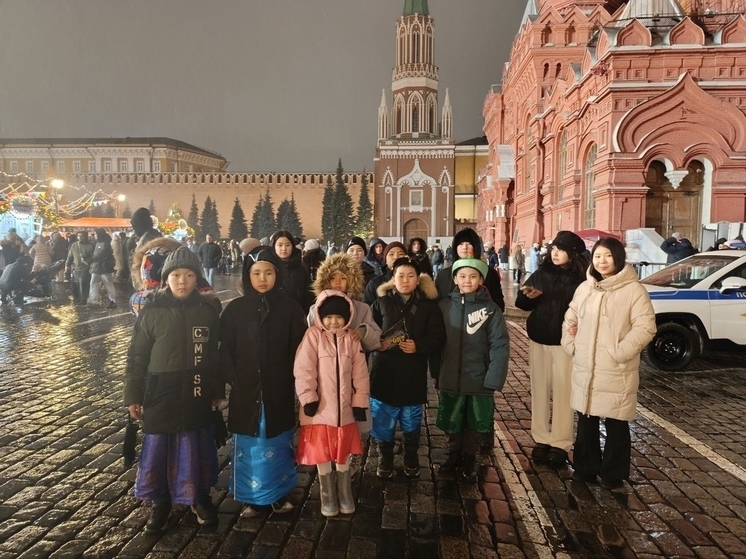 13 детей из Тувы побывали на Ёлке Победы в Москве