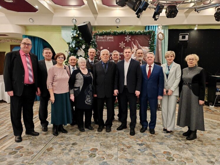 Глава Калужского минсельхоза собрал перед Новым годом предшественников