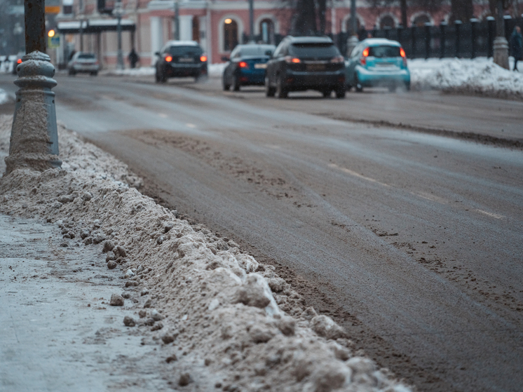 Водителей и пешеходов предупреждают о плохих погодных условиях на дорогах Тверской области