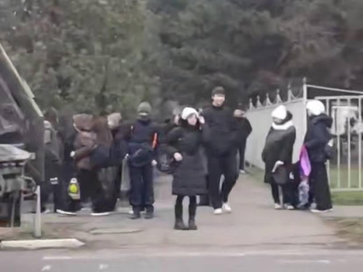 В Азове эвакуировали учеников из школы №9 из-за сообщения о минировании