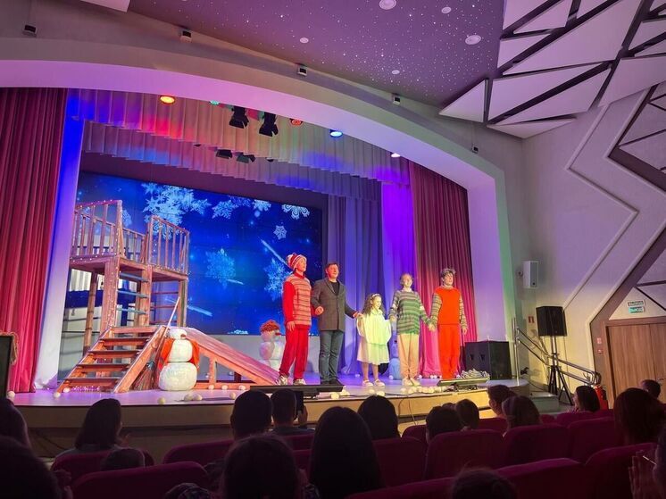 Юная кемеровчанка Лиза исполнила мечту сыграть принцессу на сцене театра