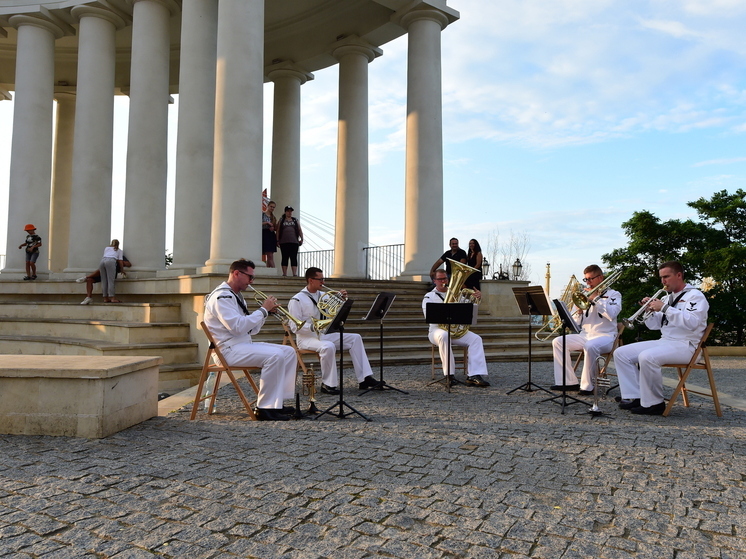 Профессор Саймонс: в случае эскалации в Черном море Россия может включить в свой состав и Одессу