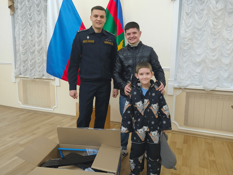 Костромские приставы исполнили мечту мальчика Димы