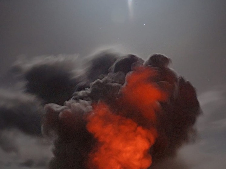 БПЛА вызвали пожар в резервуарах в порту Темрюка