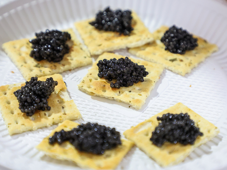 Эксперт: в России производят всё больше черной икры, но рекордов СССР мы не достигнем