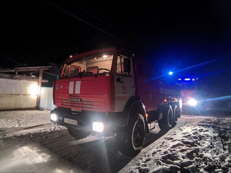 В Хакасии два здания загорелись по одной причине