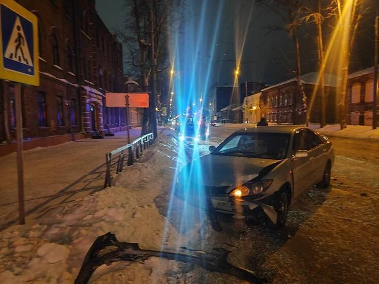 В Томске водитель без прав спровоцировал ночное ДТП