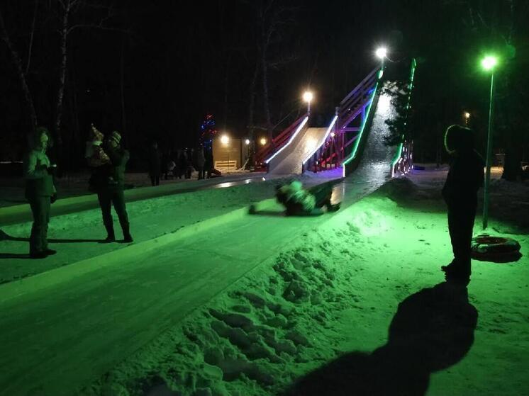 Бесплатные горки и горячий чай: в омском парке открылся зимний комплекс «Горки-парк»