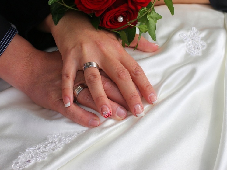 Новосибирские ЗАГСы утвердили график работы в новогодние праздники