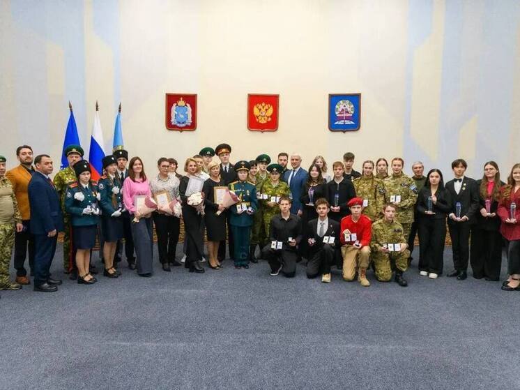 В Ноябрьске наградили активную молодежь