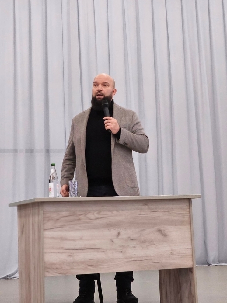 Телеведущий телеканала «Спас» Игорь Петровский встретился с ливенскими школьниками