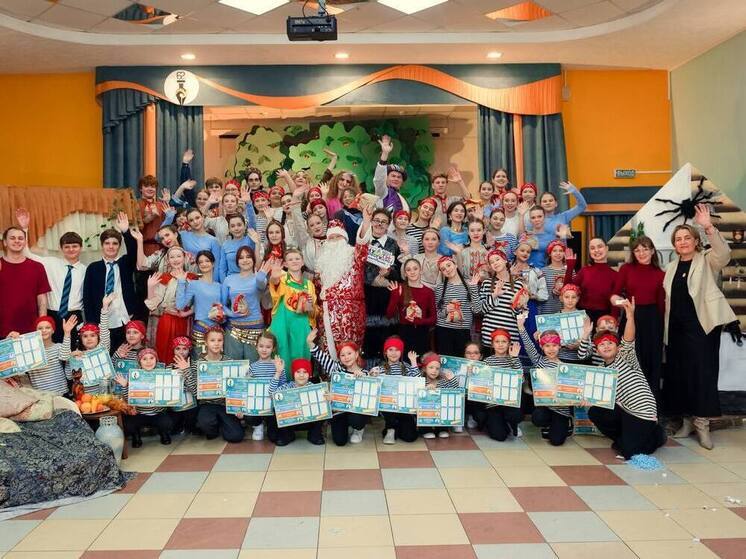  В кемеровском лицее состоялась премьера авторского новогоднего мюзикла