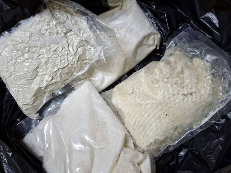 Двух наркосбытчиков задержали в Новой Игирме