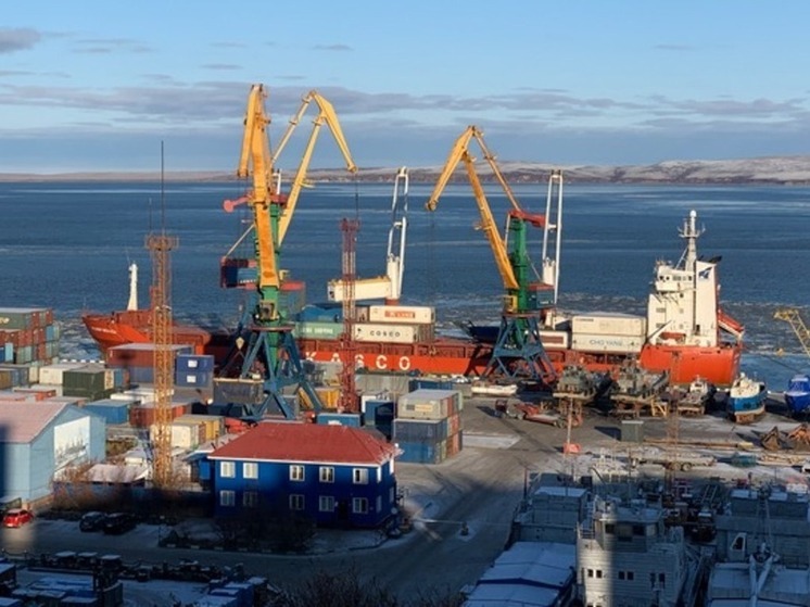 Анадырский морской порт обработал почти 250 тысяч тонн грузов за навигацию-2025