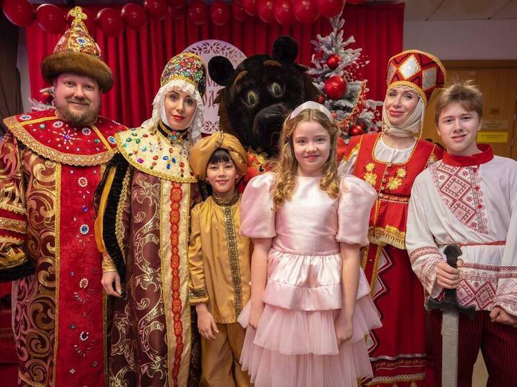 В 2 раза больше талантливых детей Пуровского района посетили елку главы