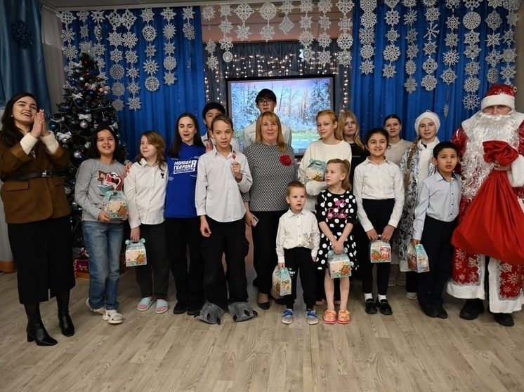 Воспитанников социальных учреждений Серпухова поздравили с Новым годом