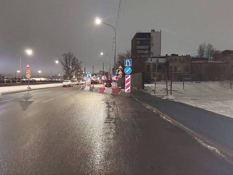 На Пироговской набережной временно ограничили движение из-за работ «Водоканала»