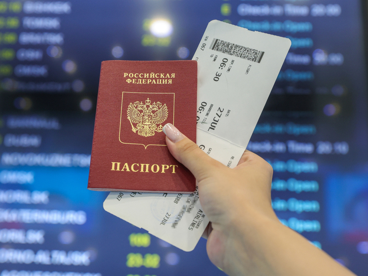 Польша официально запретит въезд по российским загранпаспортам старого образца