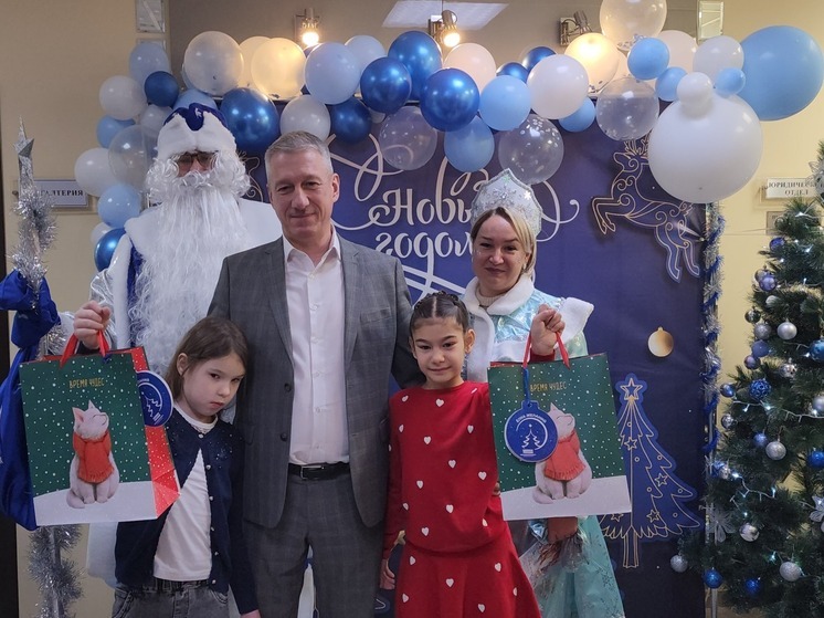 Серпуховские школьницы получили заветные подарки