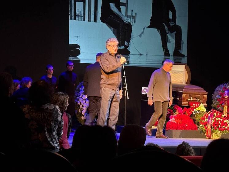 Игорь Костолевский попрощался с Анатолием Лобоцким в Театре Маяковского