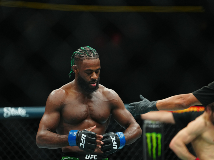 Экс-чемпион UFC готов драться