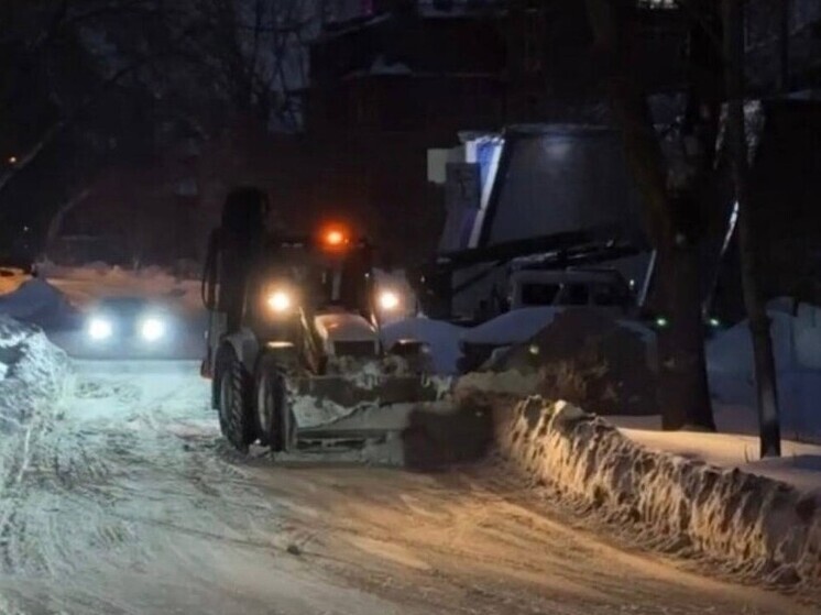 Городские службы Томска перешли на усиленный режим уборки снега