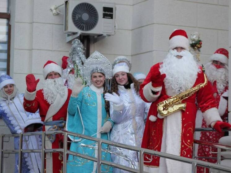 Тюменская область подарила Краснодону главную новогоднюю елку