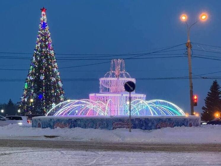 У торгового центра «1000 мелочей» в Томске появился новый световой фонтан