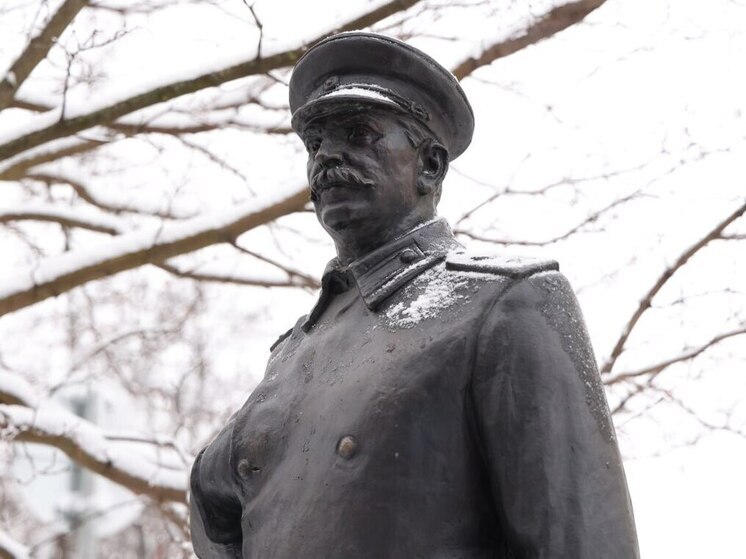 Памятник Сталину останется стоять в Вологде