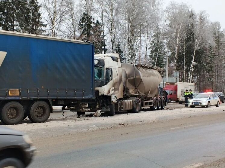 Во Владимирской области на М-7 произошло масштабное ДТП с 10 автомобилями