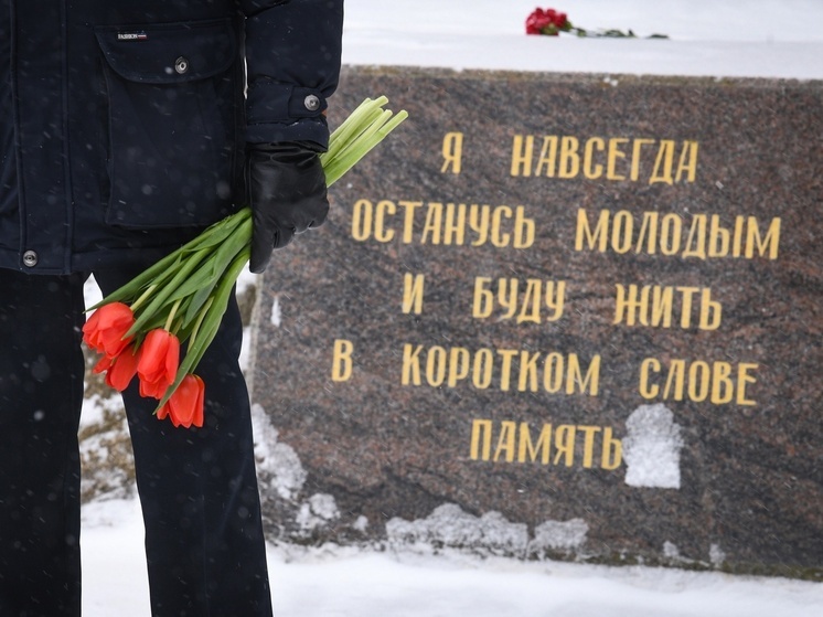 25 Декабря в Истории: От Восстания Декабристов до Дня Принятия Конституции РФ